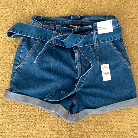 Never worn with tags, express high waisted shorts - Picture 1 of 3
